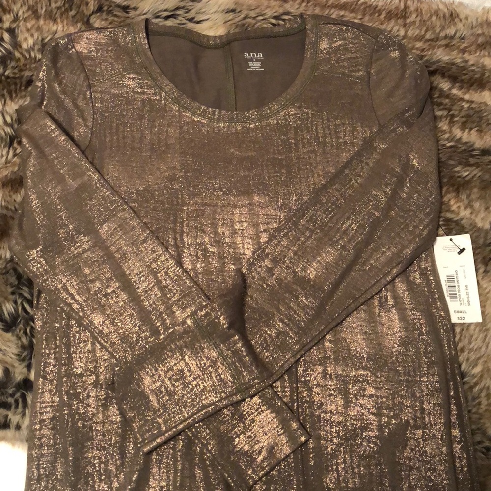 Long sleeve tee